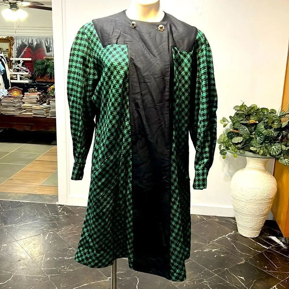 Le sentier Green and Black Women's Coat